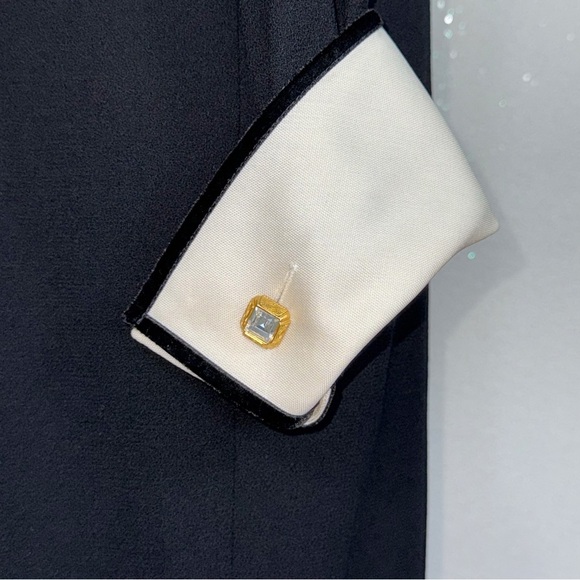 Louis Feraud black dress with white collar and embellished cuffs, size 8 women’s - Picture 11 of 16